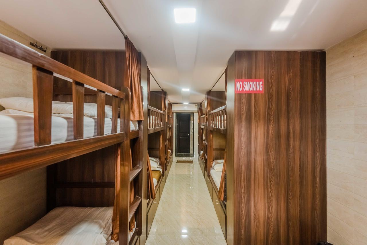 Awesome Dormitory - Men Only Mumbai Exterior photo