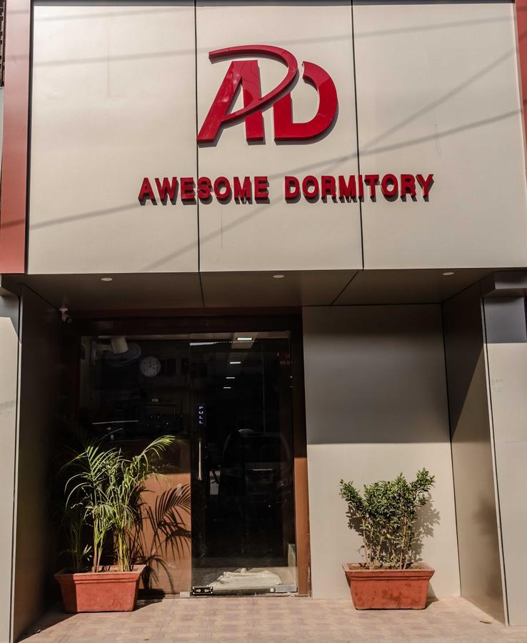 Awesome Dormitory - Men Only Mumbai Exterior photo